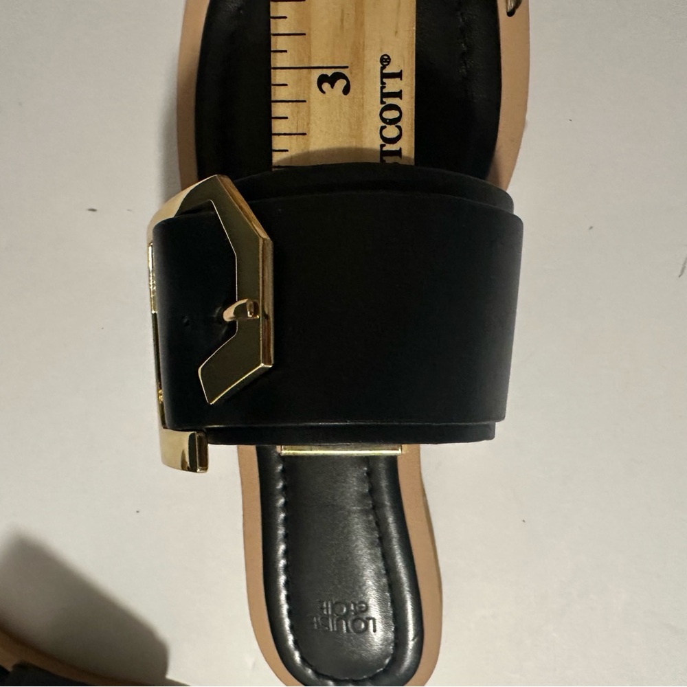 Louise et Cie Altan Sandals Leather Toe Ring
Black with Gold Buckle Preppy 8.5 - Picture 7 of 14